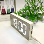 Checkmate-Hector-Mirror-Face-LED-USB-Charging-Alarm-Clock-White-16cm-VGW-3322-WHI-3_2000x